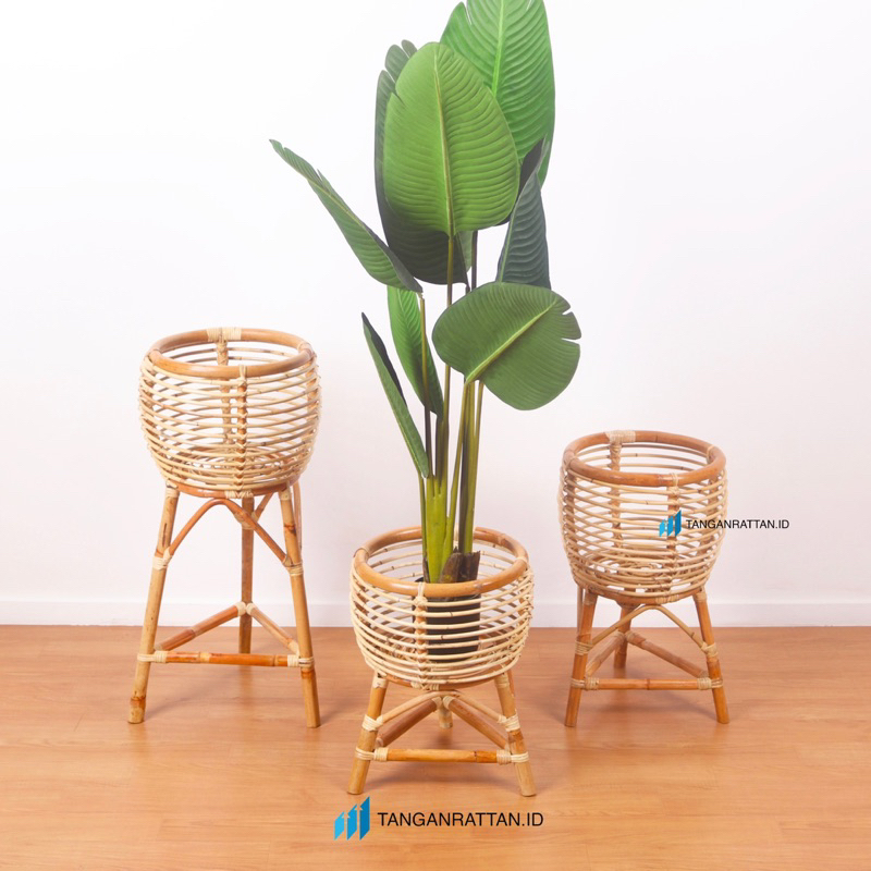 RB Standing Pot Bunga Rotan / Tempat Bunga Rotan Finishing Natural Melamin / Standing 3 Kaki