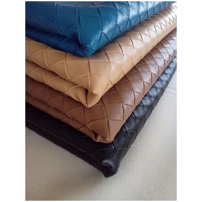 KULIT SINTETIS MOTIF ANYAMAN/KULIT SINTETIS MOTIF TIKAR