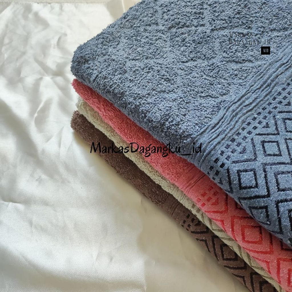 Handuk Mandi Dewasa Motif Kotak Kecil Bahan Katun Ukuran 70x140