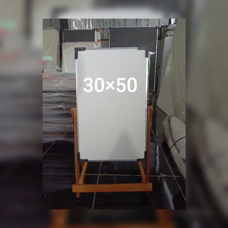 

PAPAN TULIS WHITEBOARD KAKI KAYU JATI 30×60 NON LACI