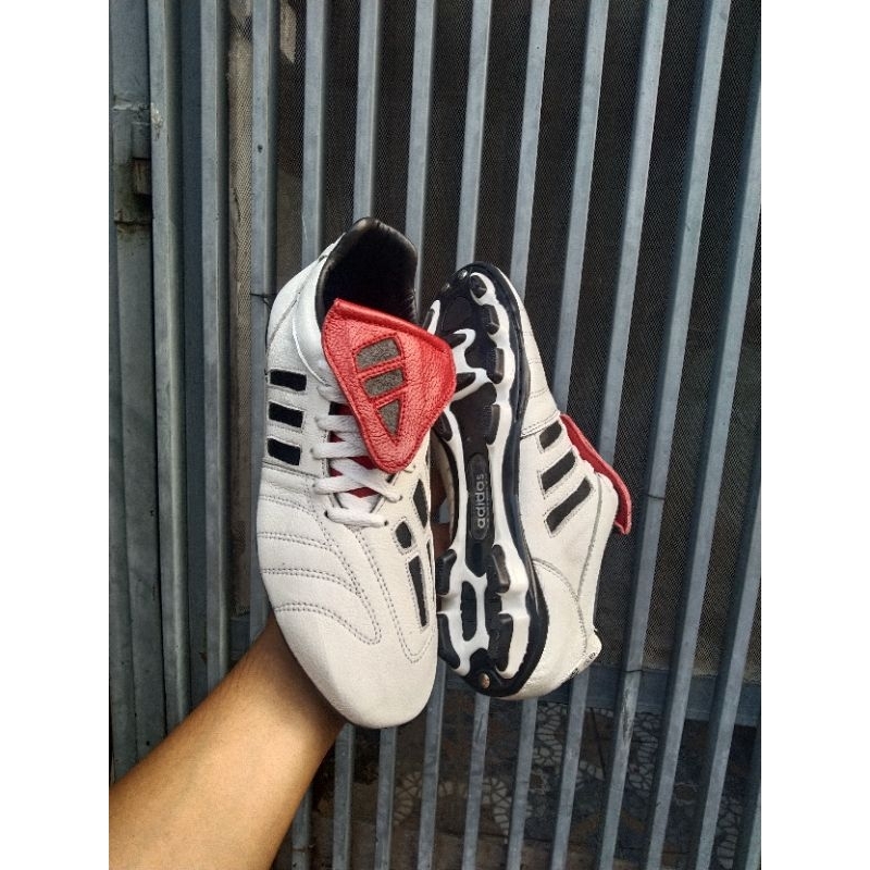 sepatu sepak bola mania terkini kulit sapi