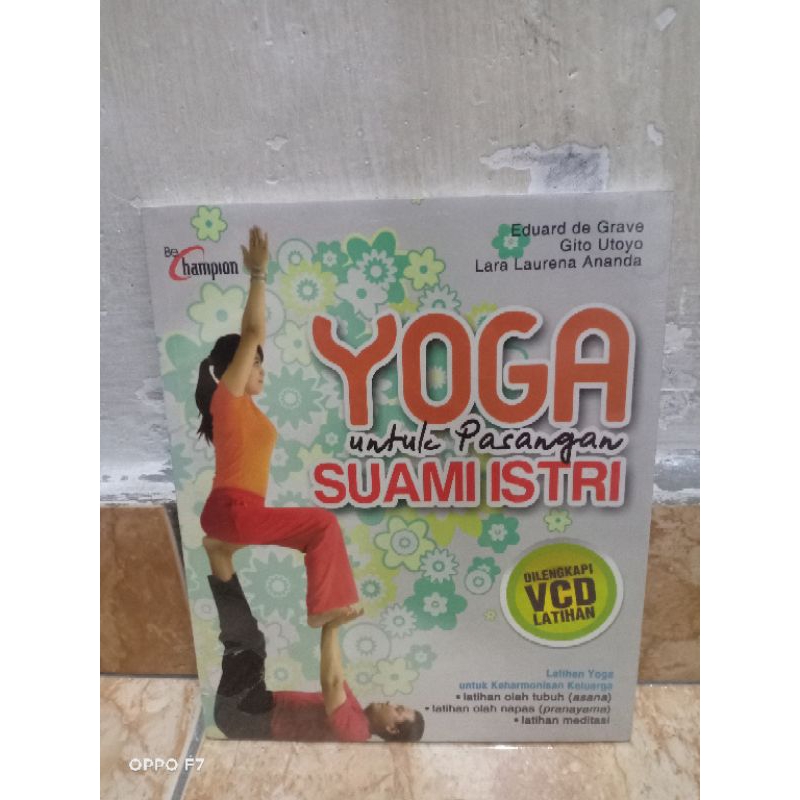 BUKU YOGA UNTUK PASANGAN SUAMI ISTRI DILENGKAPI VCD LATIHAN