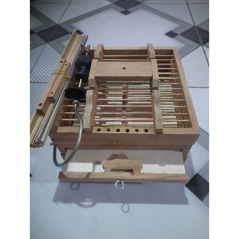 Sangkar Burung kecil ambrukan ruji mentahan minimalis