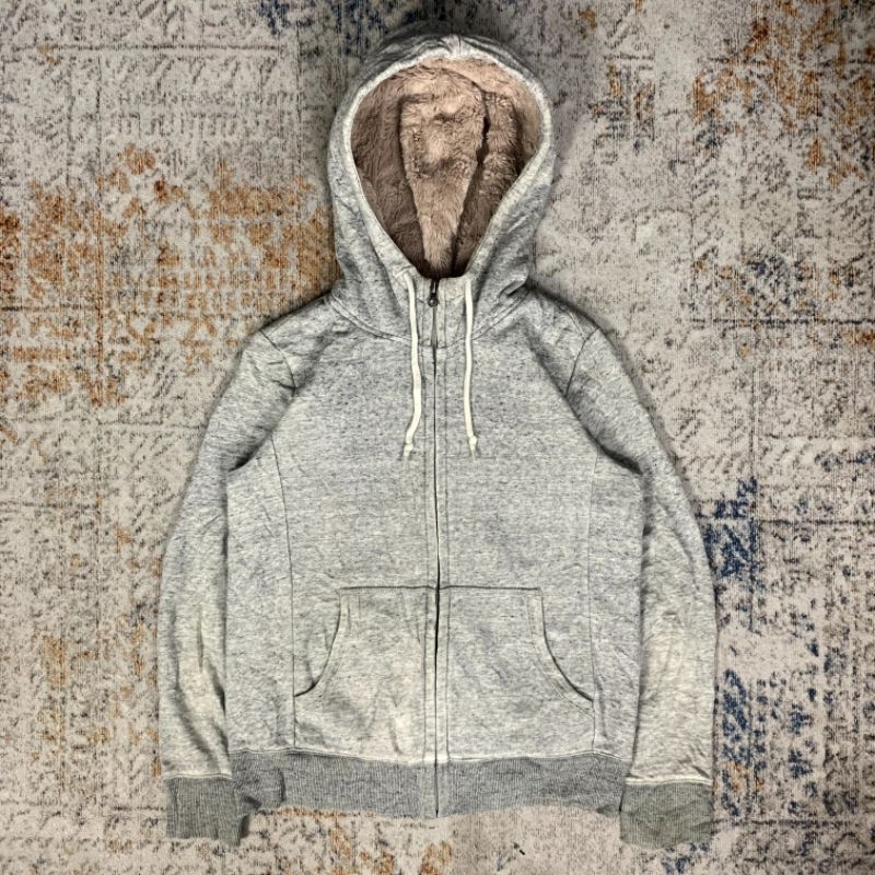 Hoodie Zipper Uniqlo Sherpa Dalam Abu