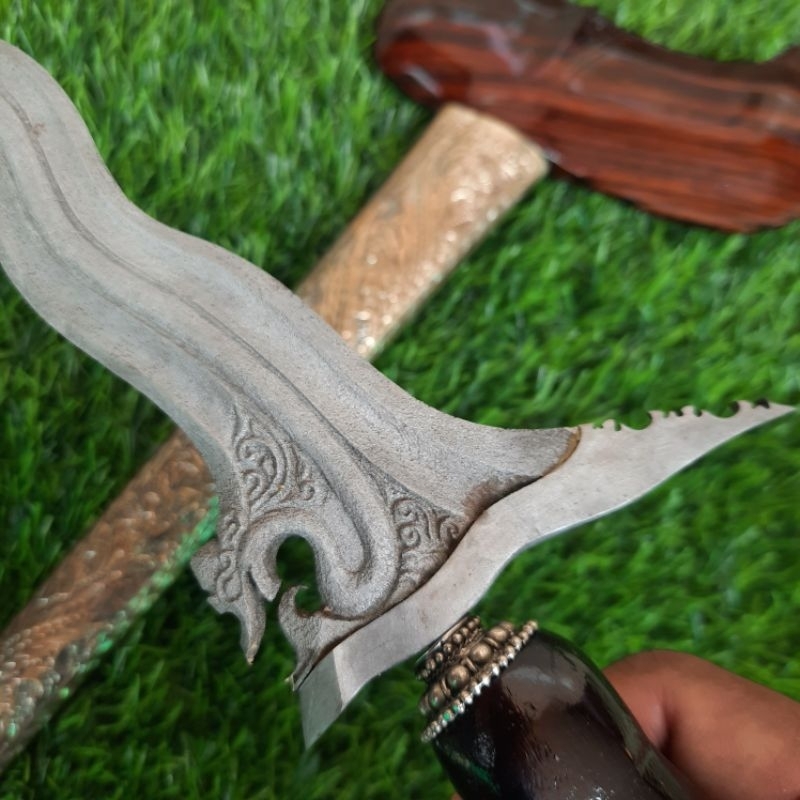 KERIS NAGA SUNGKEM