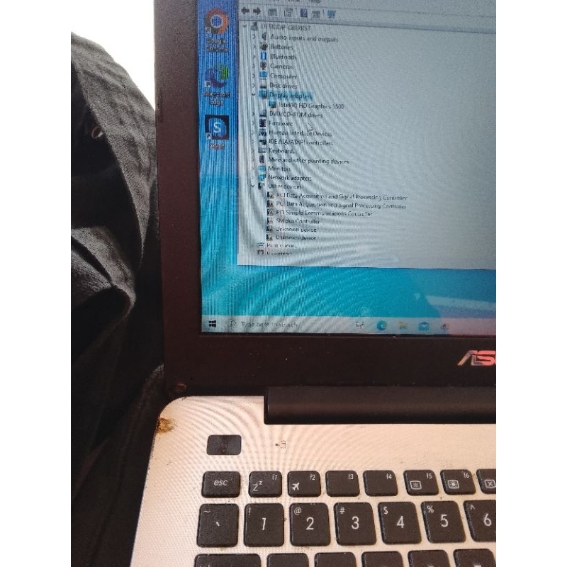 Laptop Asus i5 ram 4 SSD 256 GB