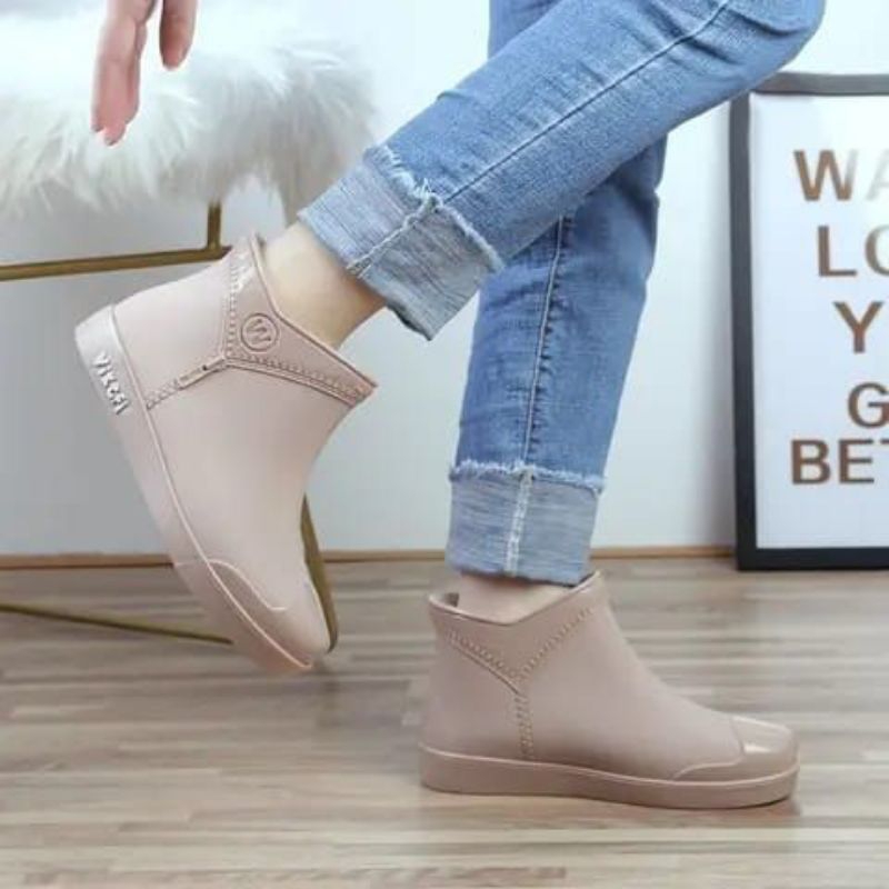 Premium Sepatu Bots Wanita Sepatu Boots Korea Wanita Anti Air Kekinian Sepatu Anti Lumpur Sepatu