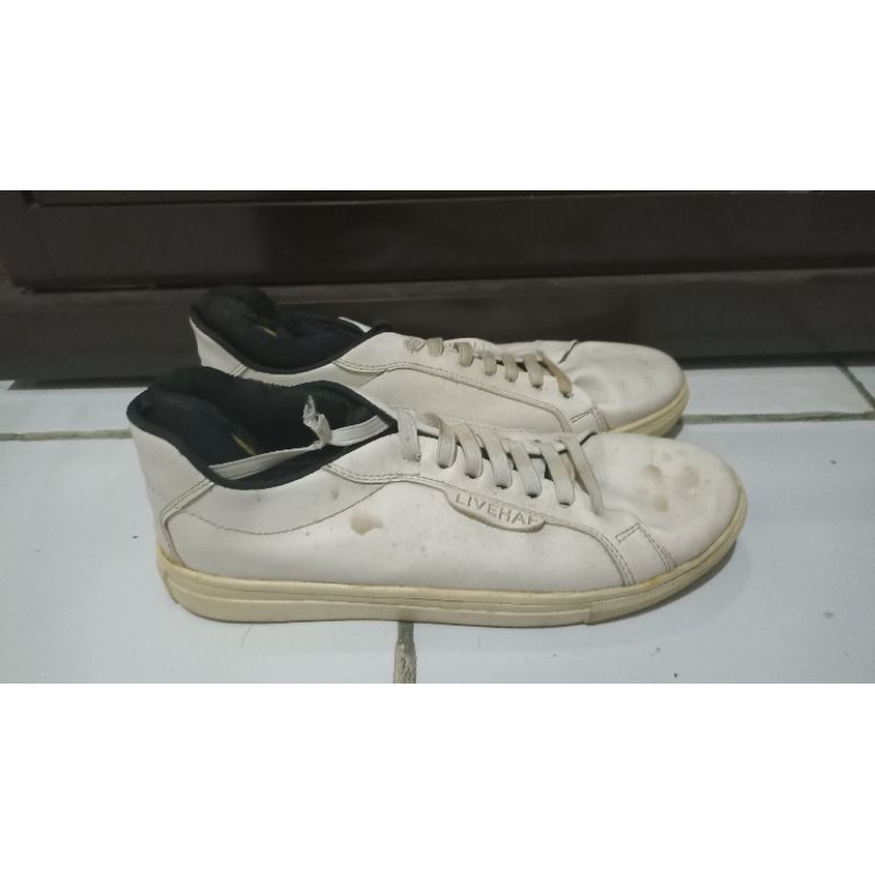 Sepatu Livehaf White