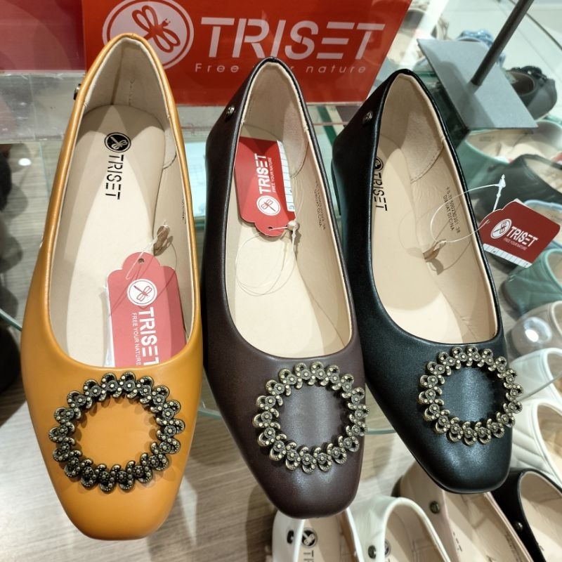 SEPATU FLAT TRISET