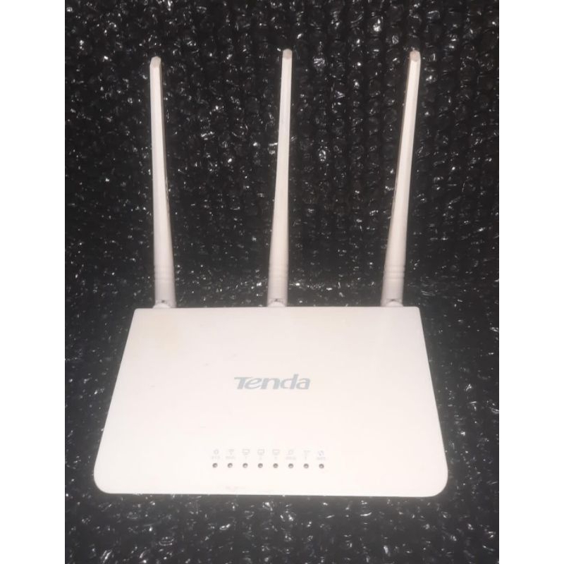 router tenda N300 f3