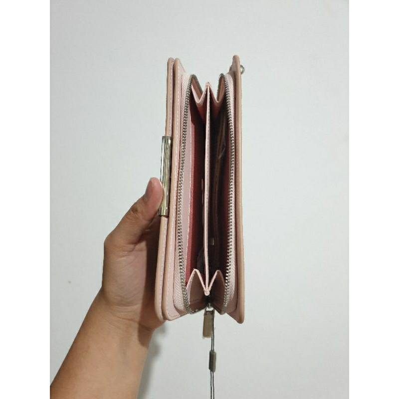 Dompet Charles & Keith