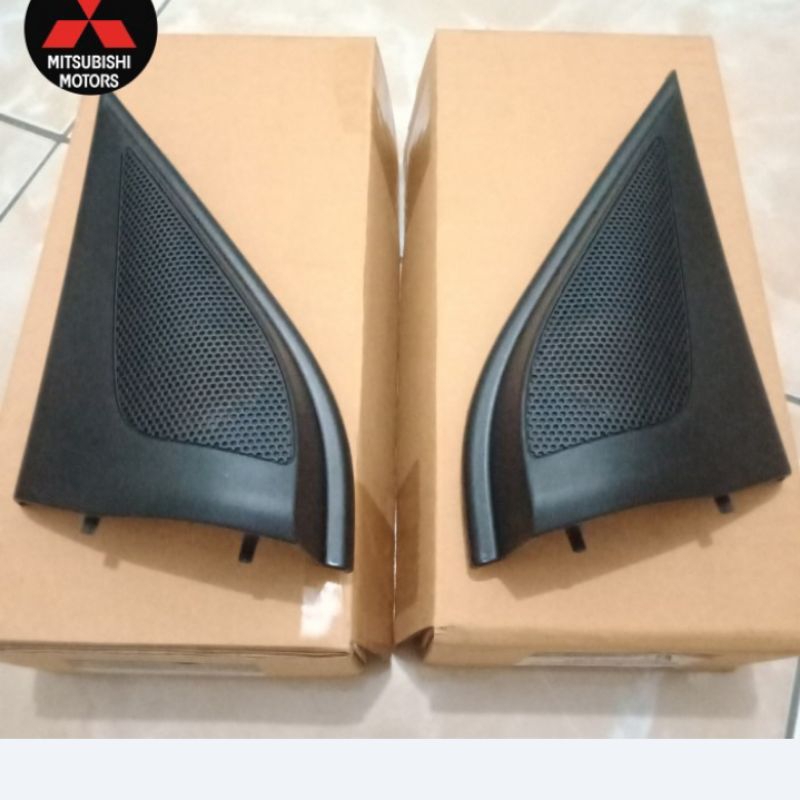 cover segitiga spion Pajero sport Strada Triton speker