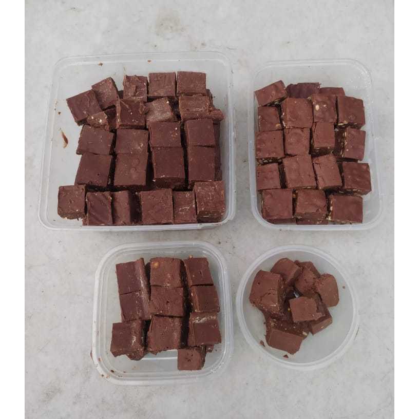 

Coklat SQ Box grade B 100gr isian RANDOM, Ready Stock Sameday Jogja