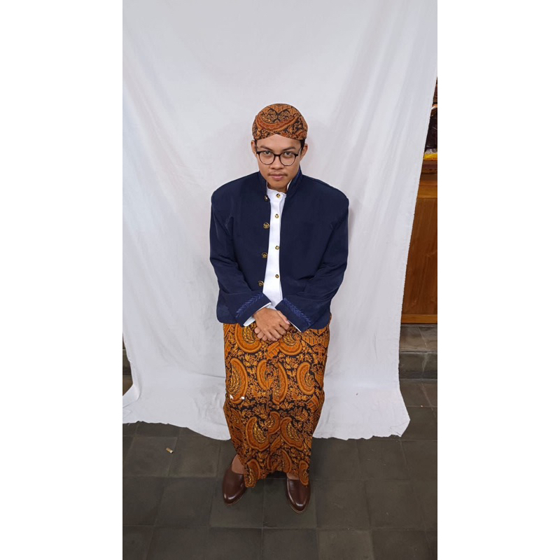Set Jarik wiru cowo plus blangkon polos