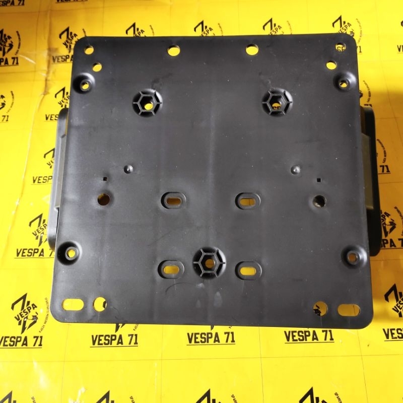 Dudukan Plat Nomer Belakang Vespa Matic
