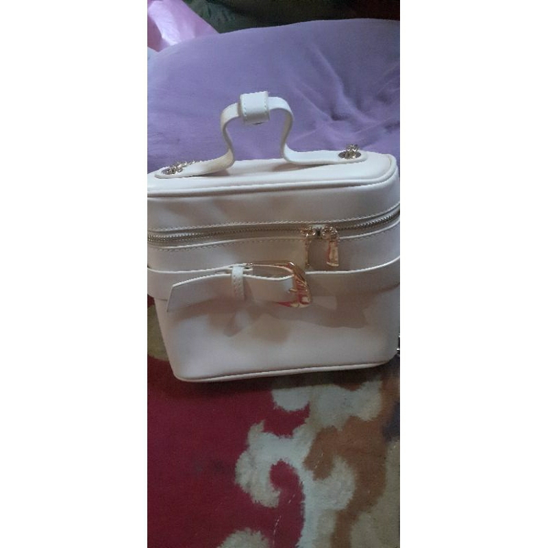 preloved tas emsio by elizabeth