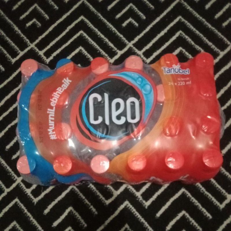 

Cleo 220ml Air Murni Ringan dan Sehat/ Air mineral botol mini