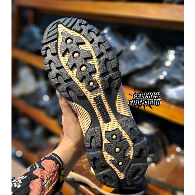 NEW DEALS PROMO TERBARU FREE ONGKIR  SEPATU GUNUNG READY SEPATU HIKING GREY BECKHAM PARAMOUNT ORI