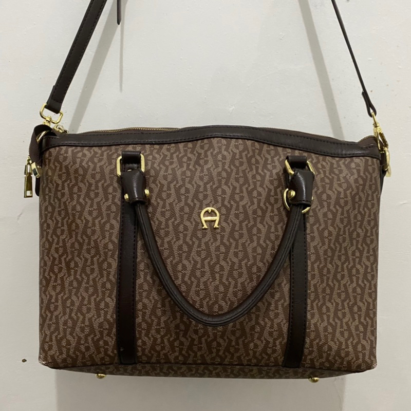 Preloved Tas Ala Aigner | Preloved Sling Bag ala Aigner | Preloved Tas Wanita