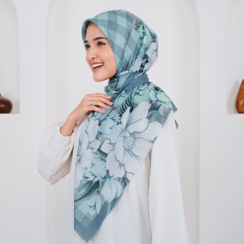 Hijab laser cut segi empat print motif Hikiva Samira warna Hijau