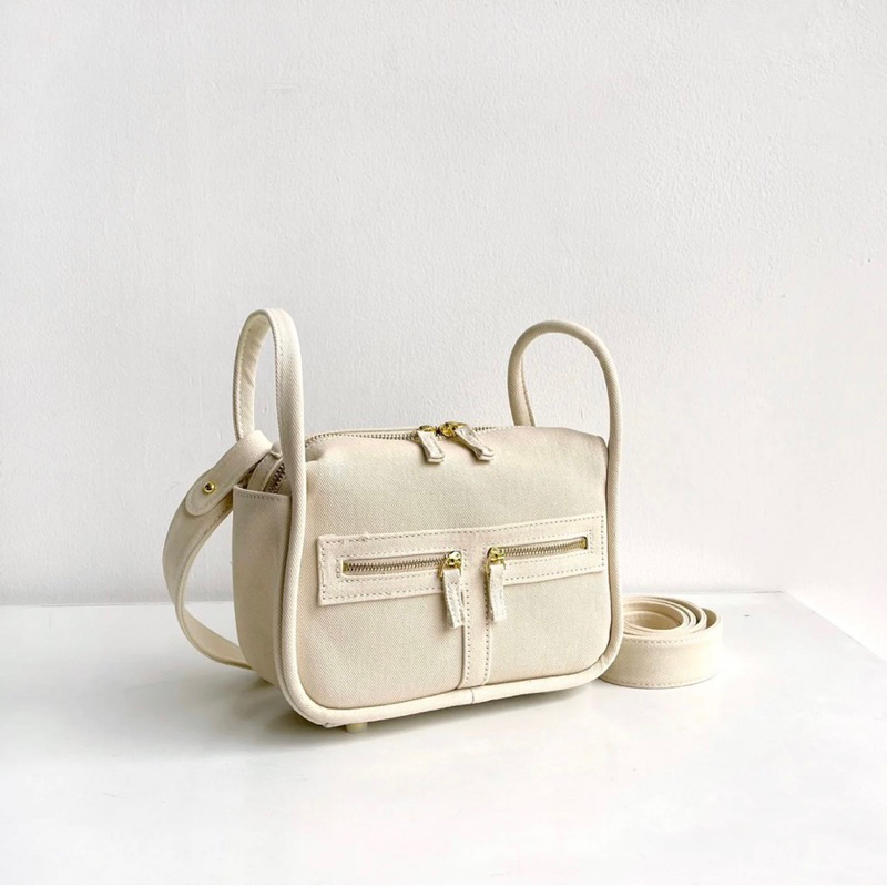 HOUSE OF LITTLE BUNNY ZIPPY JEANS WHITE JEANS BAG (READYSTOCK)