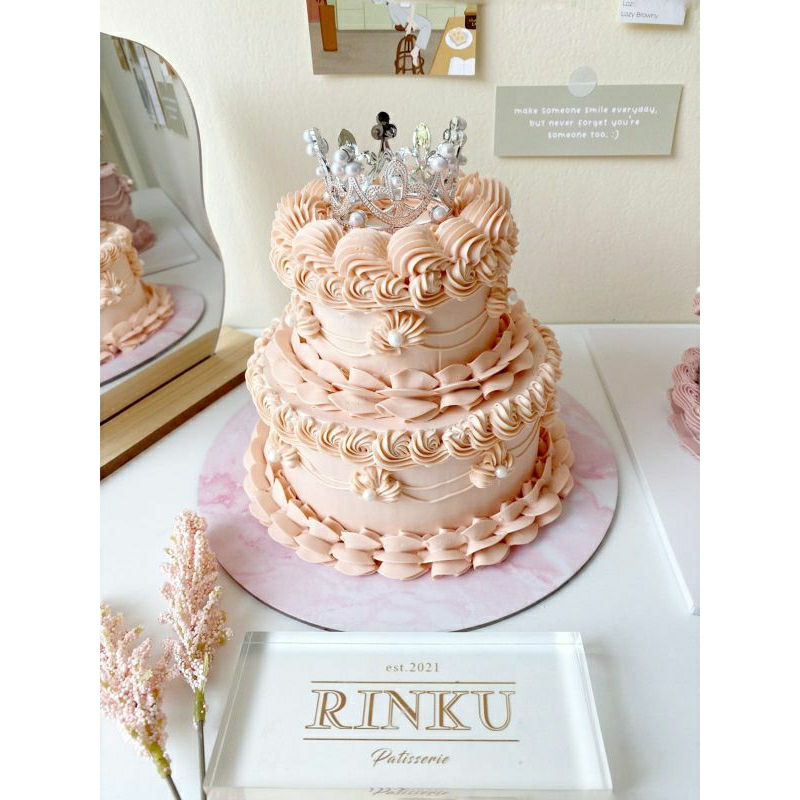 

CROWN CAKE 2 TIERS // 2 TIERS VINTAGE CROWN CAKE // 2 TIERS CAKE D.14 - 10
