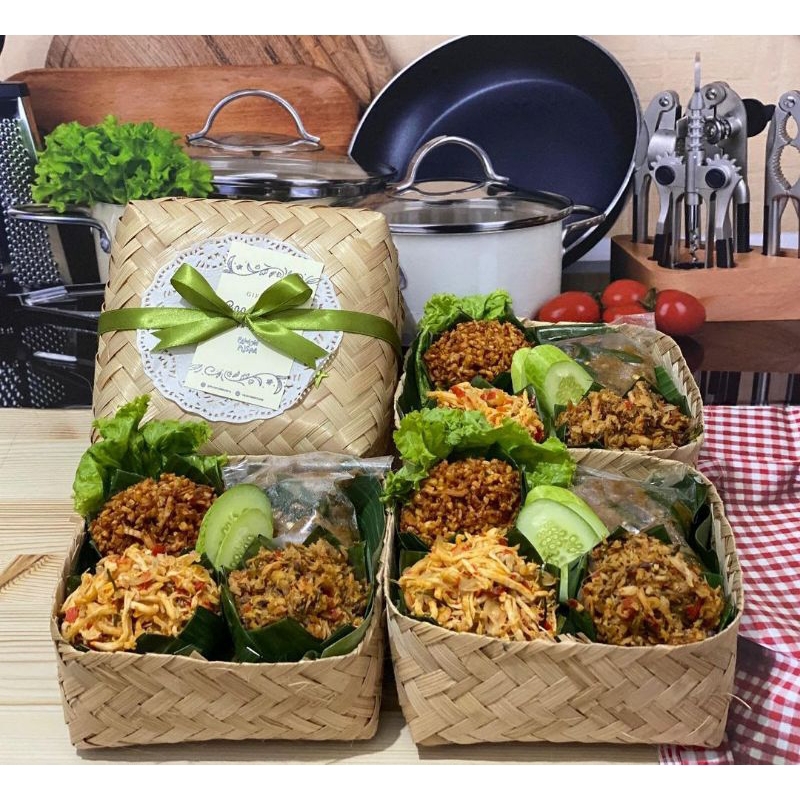 

Sepasang Besek Bambu 15x15 Besek Hampers