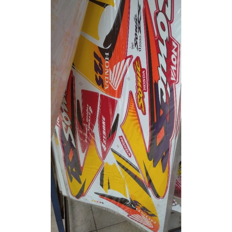 striping sonic 125old body merah kodak thailand