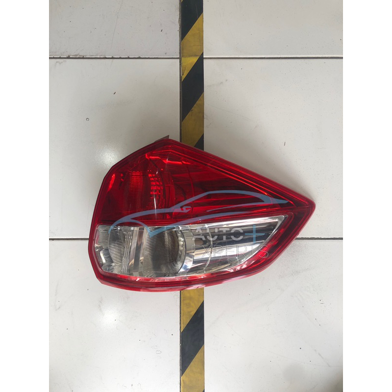 LAMPU BELAKANG ERTIGA OLD