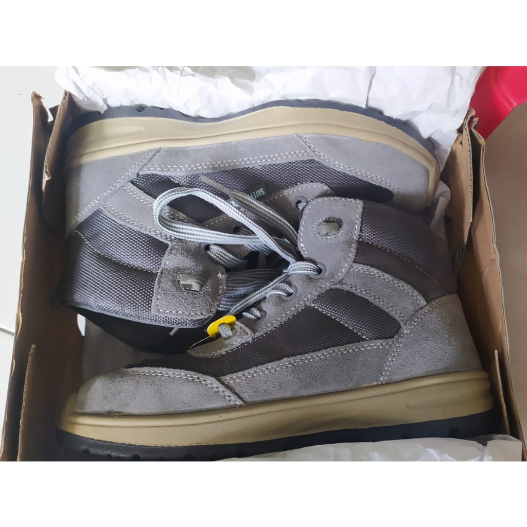 Sepatu Safety Jogger Seri Botanic