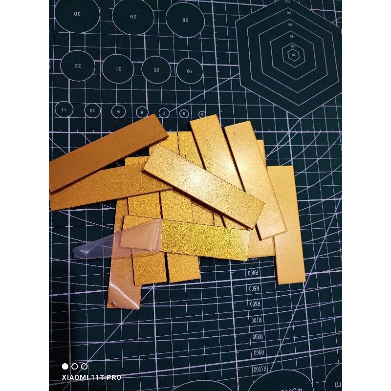 

papan nametag gold glitter 2x8cm
