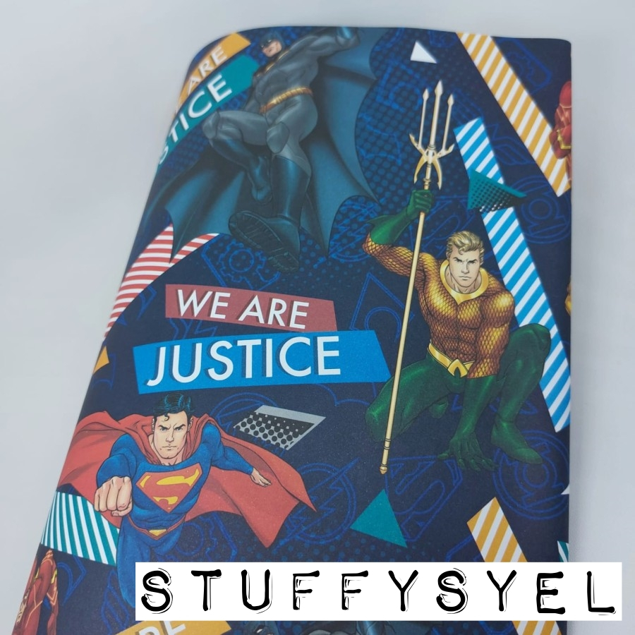 

Kertas Kado Superhero WE ARE JUSTICE Sansan Wawa