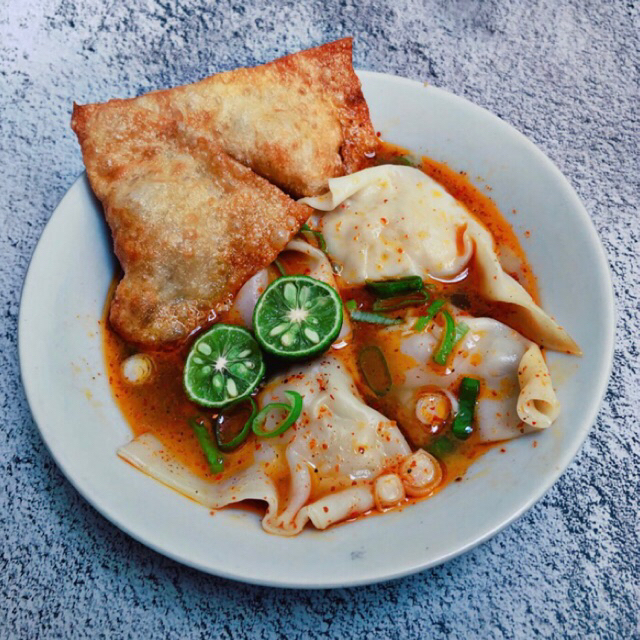 

Pangsit Ayam dan Ayam Keju Kuah Mercon Pedas Viral (Chili Oil)