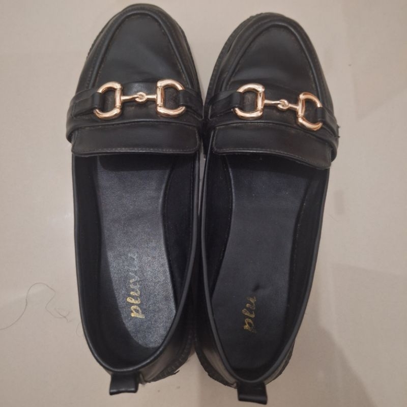 sepatu wanita cewek docmart loafer by pluvia size 39 preloved second