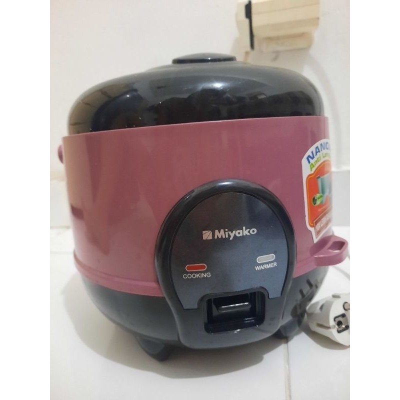 Magic com miyako 606Sbc / rice cooker miyako 606Sbc / penanak nasi miyako 606sbc / pemasak nasi miya
