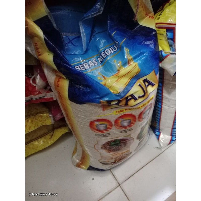 

Beras RAJA 5 KG