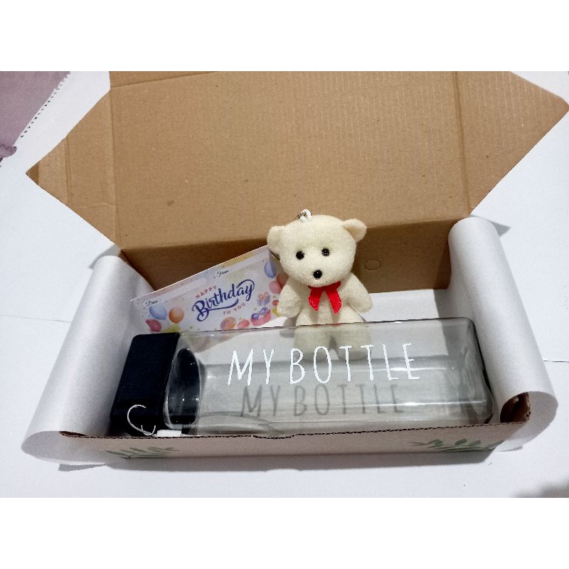

Hampers murah Gift Box Tumbler botol warna hitam | kado alat makan | tasbih digital kado ulang tahun wanita /pria