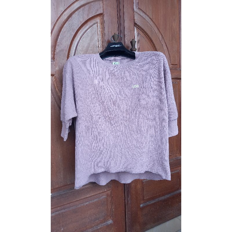 Baju kaos lee