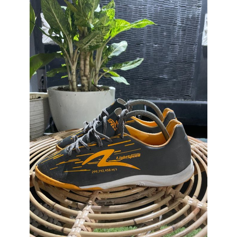 sepatu futsal ls reborn