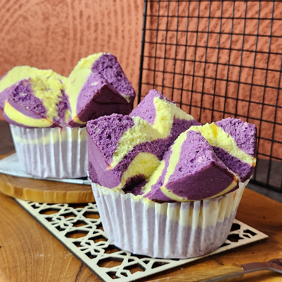 

Bolu Kukus Bunga Mekar / Bolu Kukus Talas / Bolu Kukus Coklat