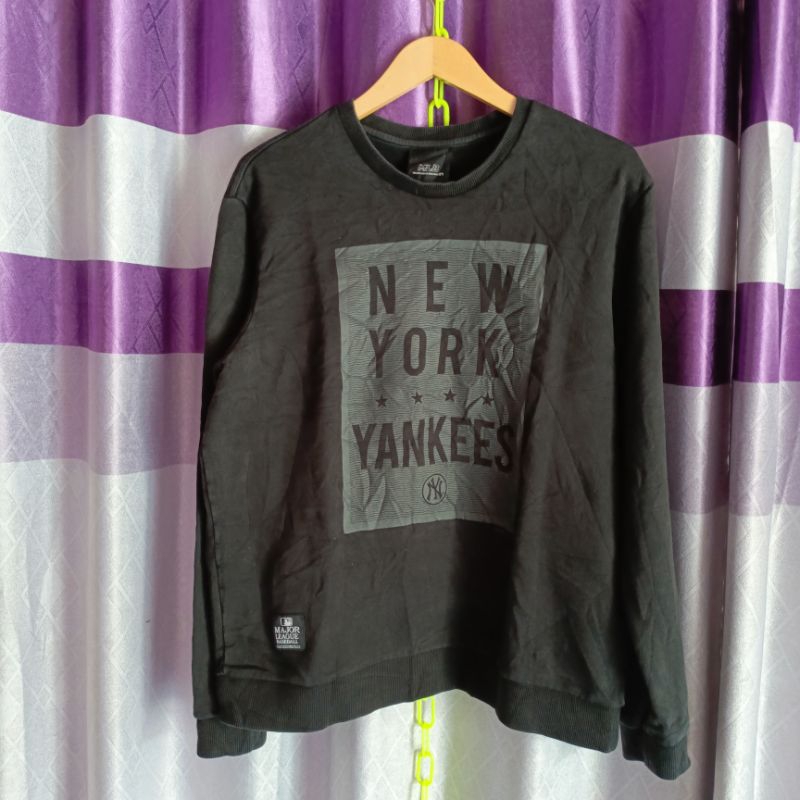 CREWNECK MLB HITAM | PRELOVED
