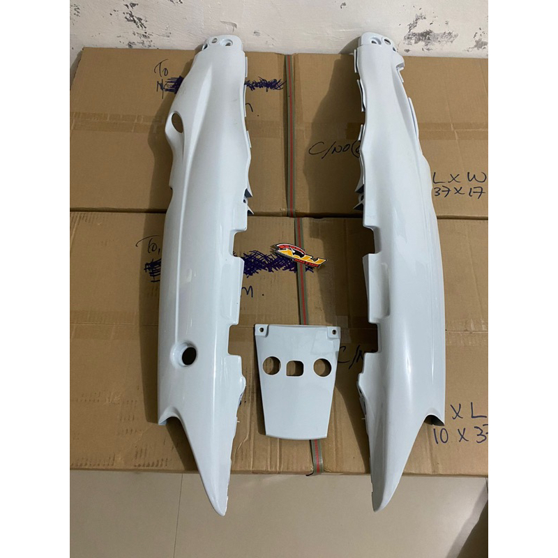cover body blakang set ped sstwo body blakang warna putih