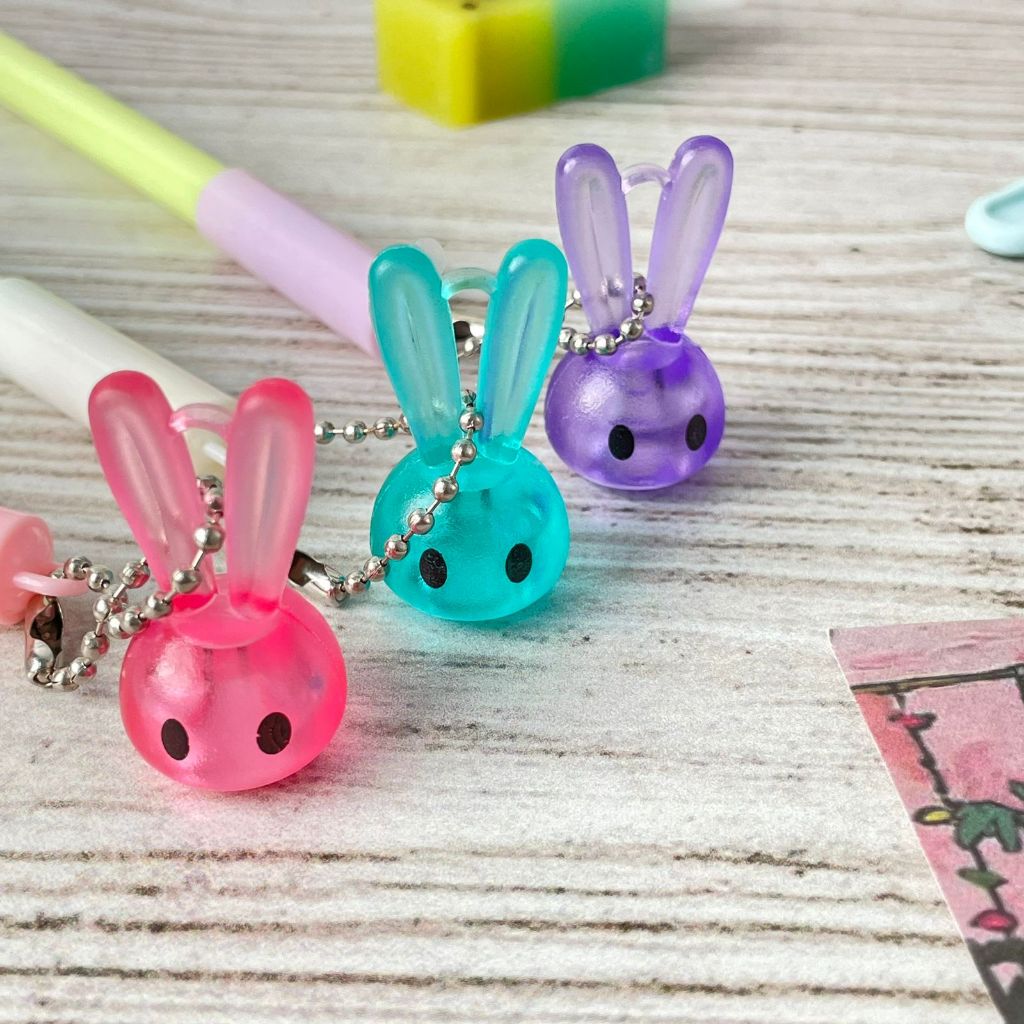 

[PAW_GROSIR] PULPEN GANTUNGAN RANTAI BENTUK KEPALA RABBIT PG-1011 TINTA PEN BIRU TERSEDIA 3 VARIAN WARNA TOSCA PINK UNGU PEN GEL ALAT TULIS SEKOLAH MURAH BISA COD