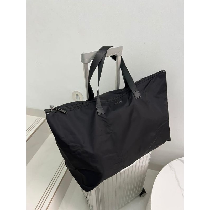 voyageur tote bag in nylon black