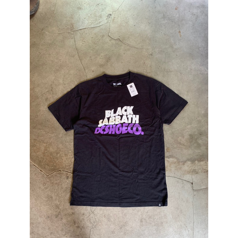 BAJU BAND BAJU KAOS LENGAN PENDEK KAOS BAND ORIGINAL DC SHOES X BLACKSABBATH ORIGINAL BEST SELLER BE