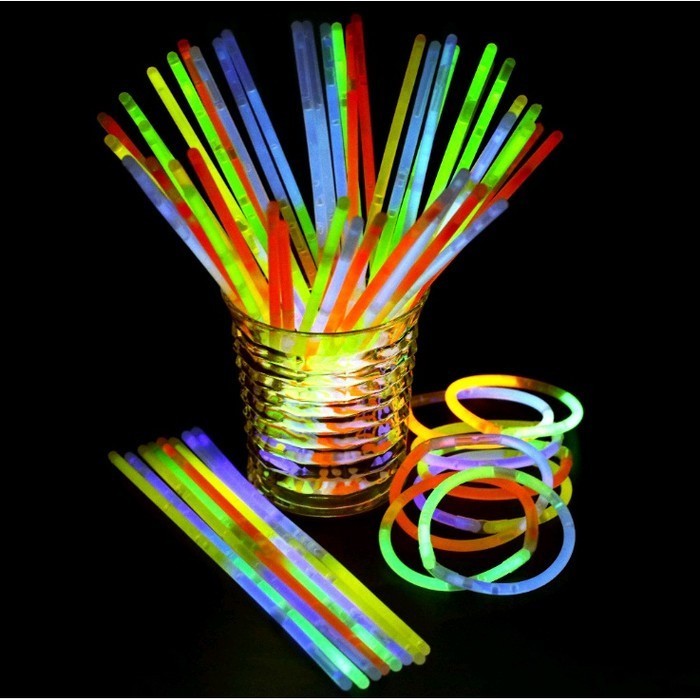 Isi 100 pcs Tongkat Gelang Fosfor Glowstick Warna Warni Lightstick Bracelet Hiasan Hias Properti Per
