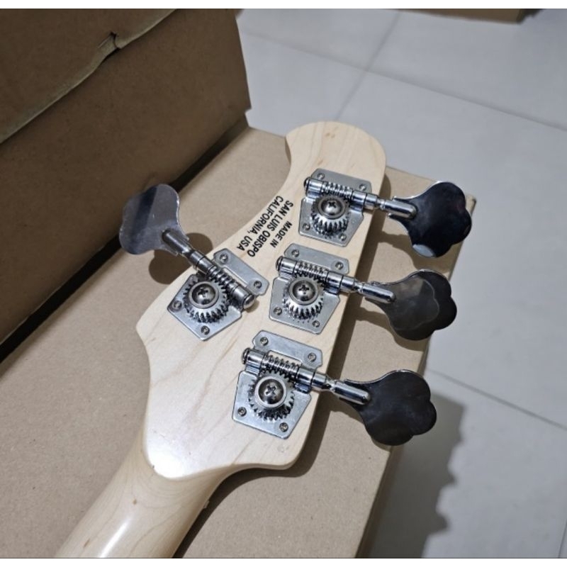 NEW  Gitar bass Musicman Stingray new