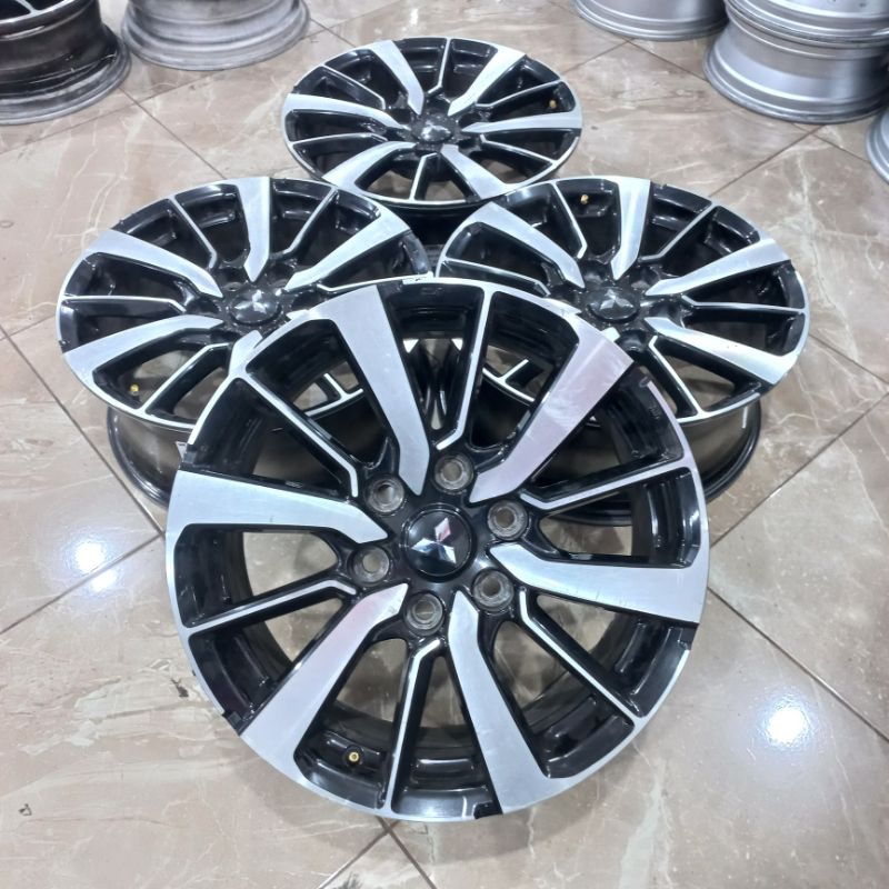 VELG SECOND OEM PAJERO SPORT R18X7.5 H6X139'7 ET 38 VELG ONLY