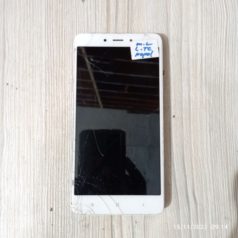 LCD Touchscreen Xiaomi Redmi Note 4 Mediatek orie Copotan