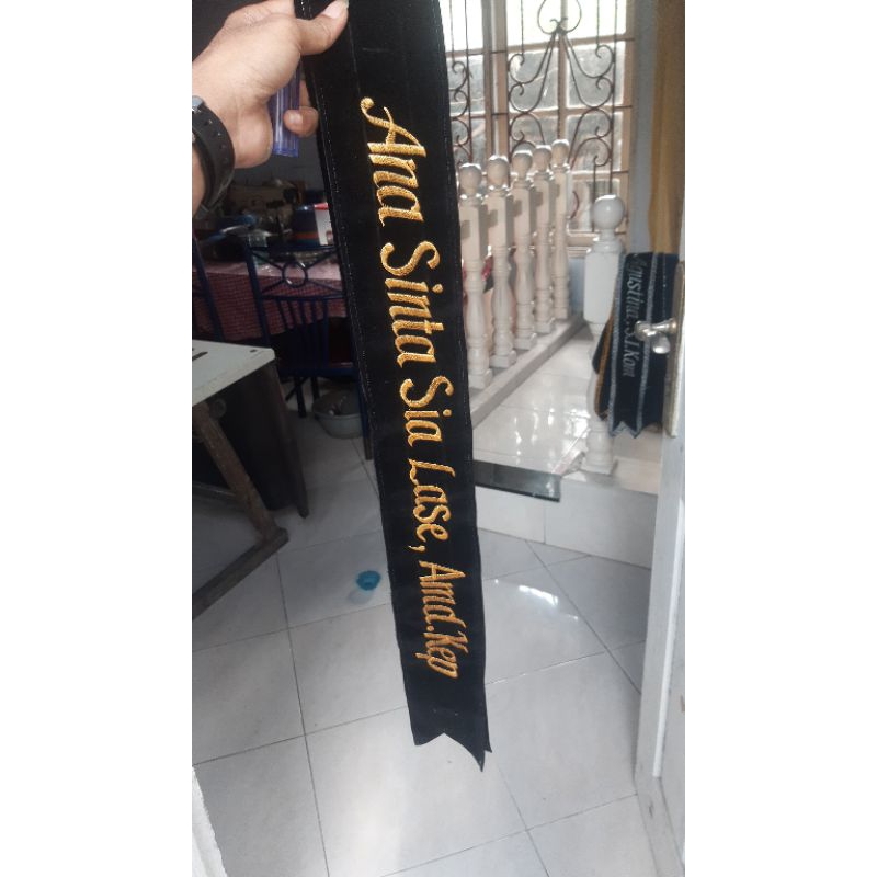 (1 HARI JADI ) SELEMPANG WISUDA,  POLOS, 2 lapis, Bordir